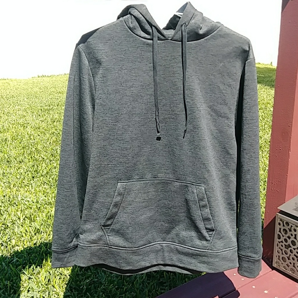 Men's Urban Frontier Fleece pullover hoodie.